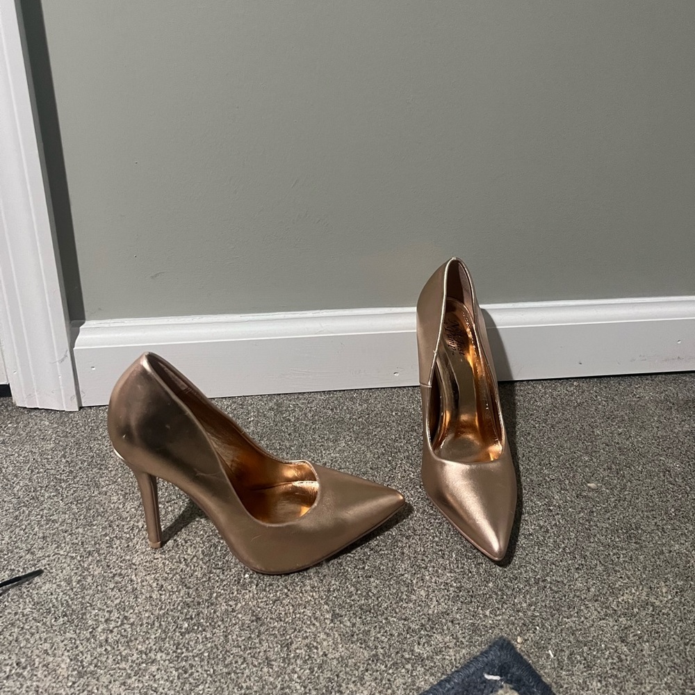 Rose gold pointed toe pumps